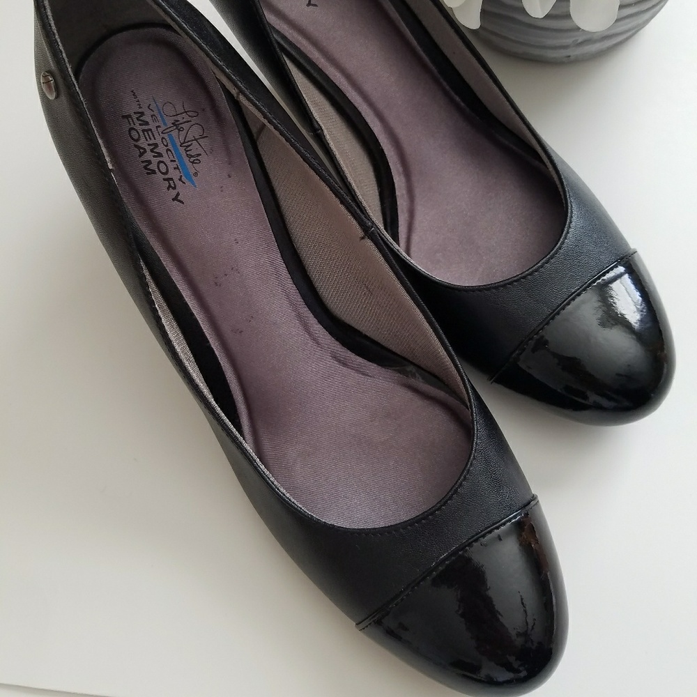 🌺 Life Stride black heels